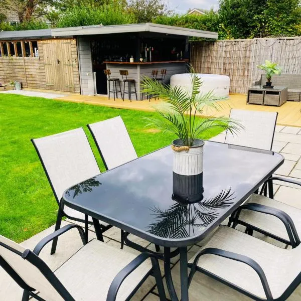 Modern Luxury Bungalow, hotel in Ellingham