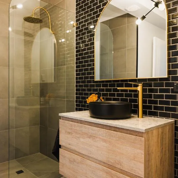 Boutique 2BR Apartment close to Optus Stadium & CBD, hotel v mestu Perth