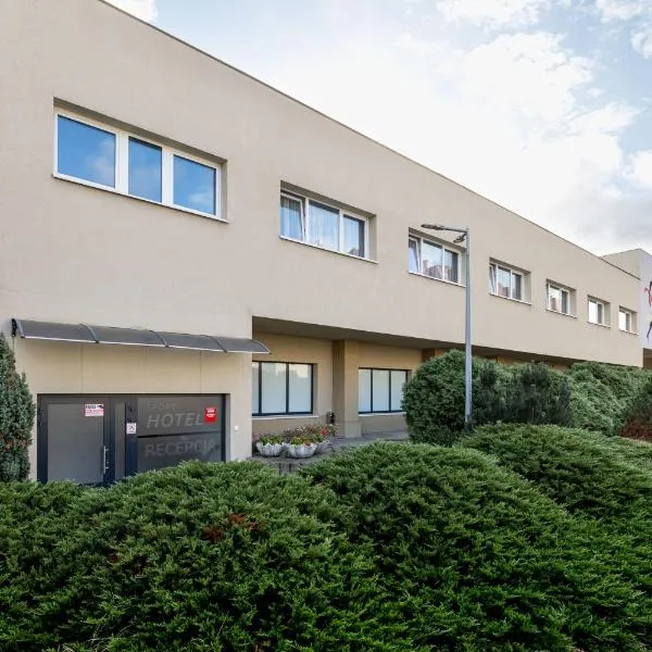 Sport Hotel, hotel in Jelenia Góra