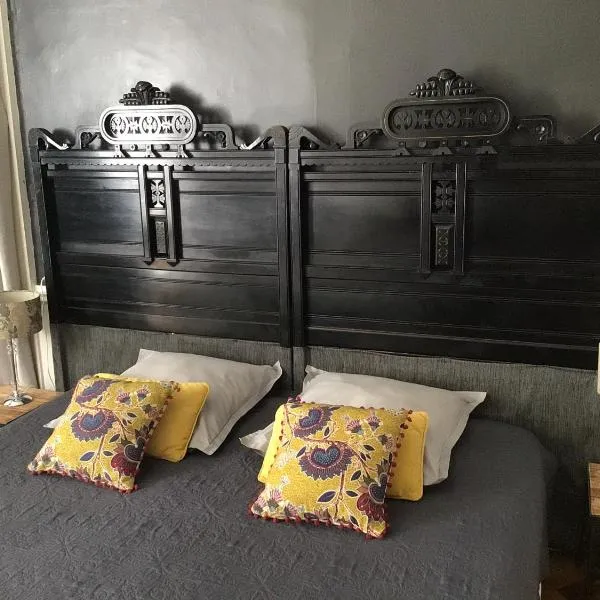 Une nuit au second Chambre d hôtes, hotel in Lyon
