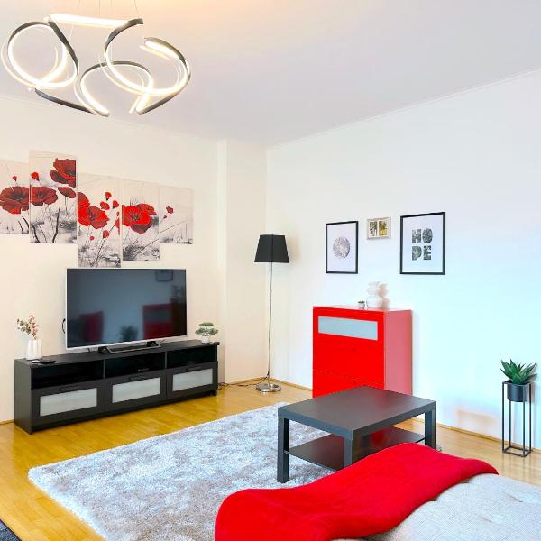 Spacious 3-bedroom with Balcony & Free Parking, Budapest