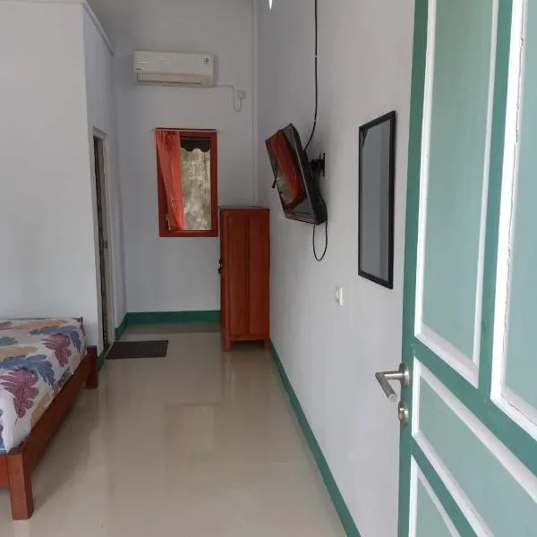 Tanah merah guest house – hotel w mieście Singkawang