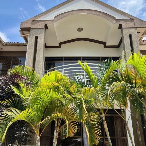 Hidden beautiful Modern Apartment, Hotel in Entebbe
