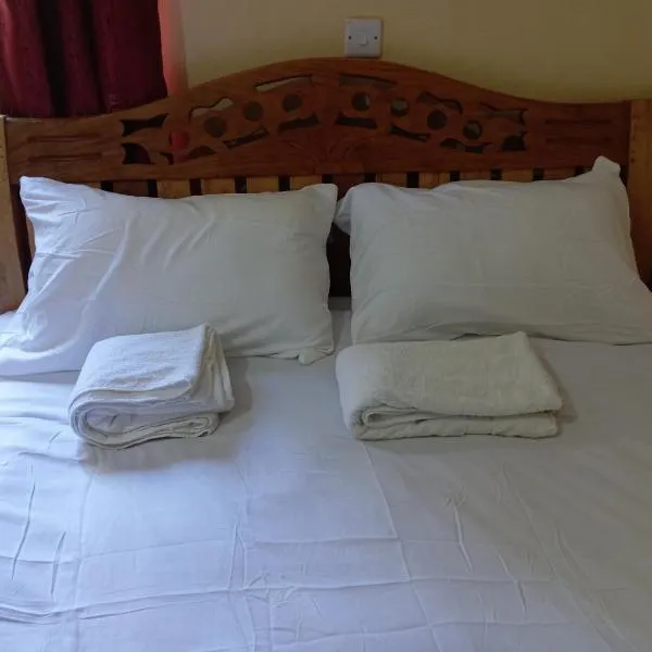 Potters Air bed and breakfast, hotel in Kagio
