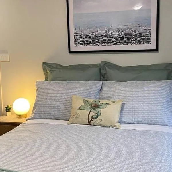 MEPLE, Tiny Home, Pets, Walk2Food, WiFi, Bfast, Private, Serene, hotel v destinaci Norlane