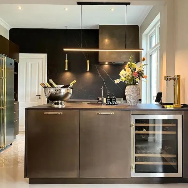 Luxurious villa - exceptional location in city center with free P, hotell sihtkohas Odense