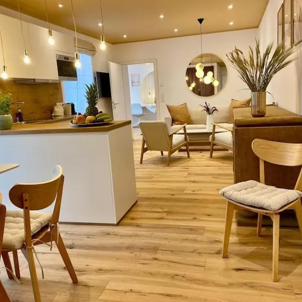 Komfort - Suite zentral, mit Balkon und Waschmaschine, hotel i Düsseldorf