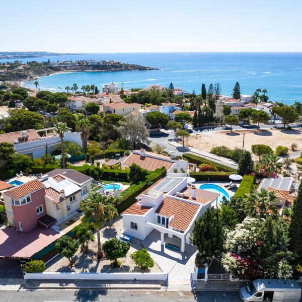 Ivy Blue Villa by Nomads - Short Walk to Coral Bay, Peyia