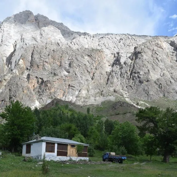 Siwakth Chitral Hutts, Hotel in Chitral
