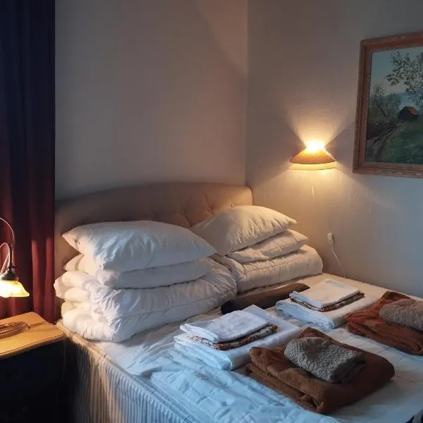 Centrala stan- 2-rums Gästsvit, perfekt för kollegor som önskar separata rum, hotel v destinaci Umeå