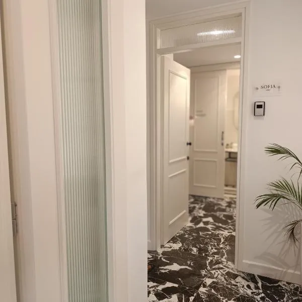 MUSES LUXURY SUITES, מלון בקורפו