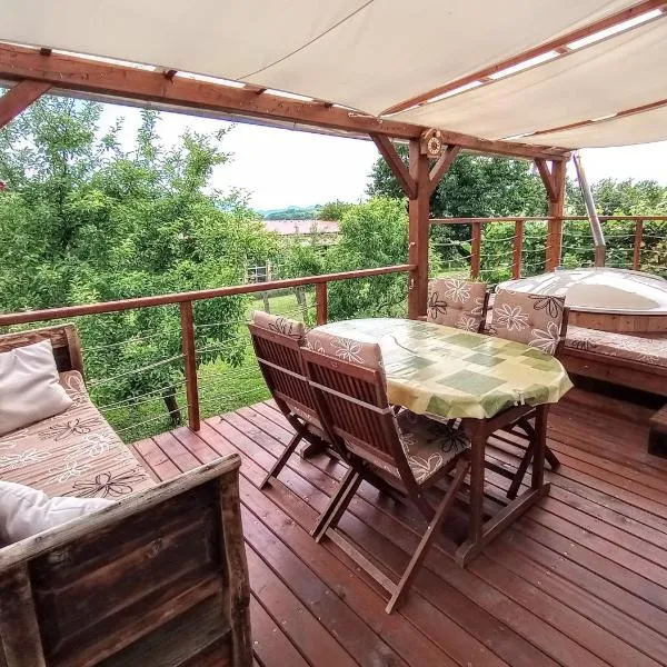 Kék Rigó Dézsafürdős Vendégház, hotel in Mátranovák