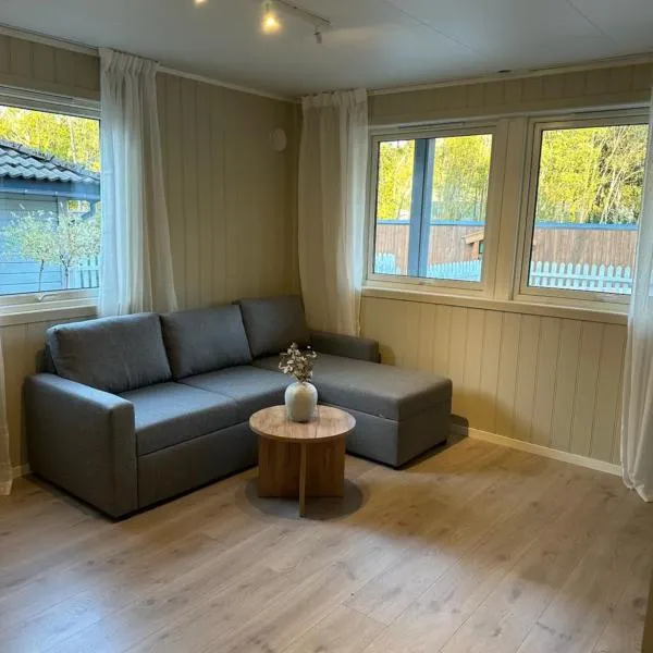 Lys rent og trivelig hybelleilighet, hotel in Kristiansand