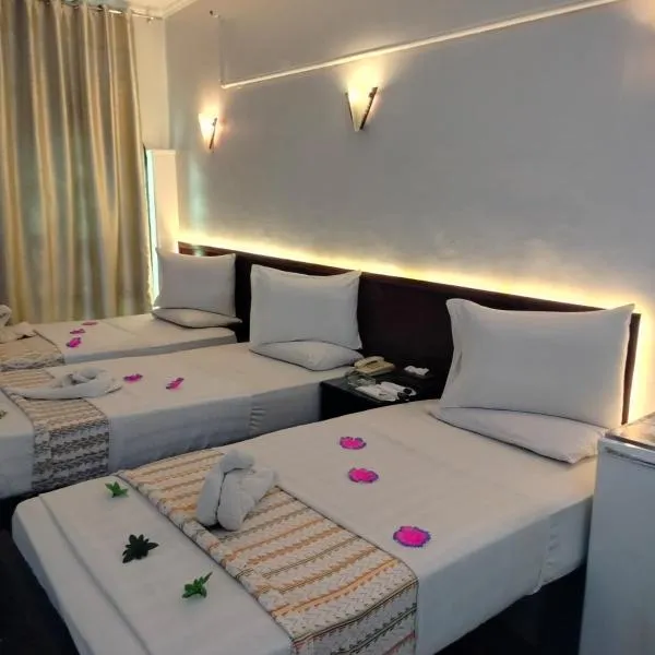 Abo Elwafa Hotel, hotel v Sūhāji