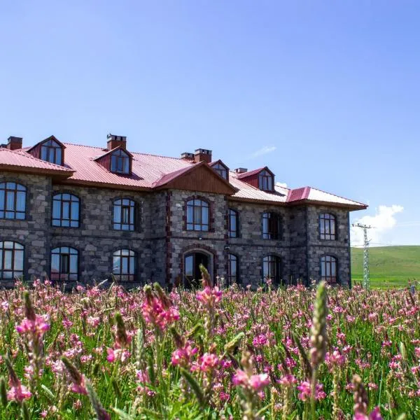 Lake Cildir Lodge, отель в городе Çıldır