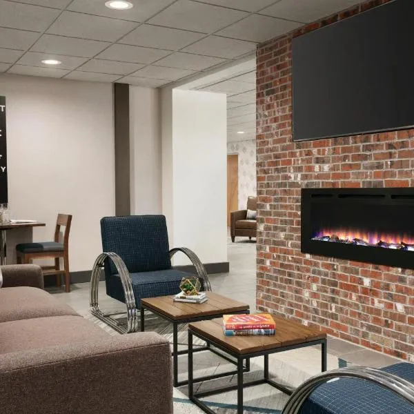 Four Points by Sheraton Raleigh Arena, hotel in Raleigh