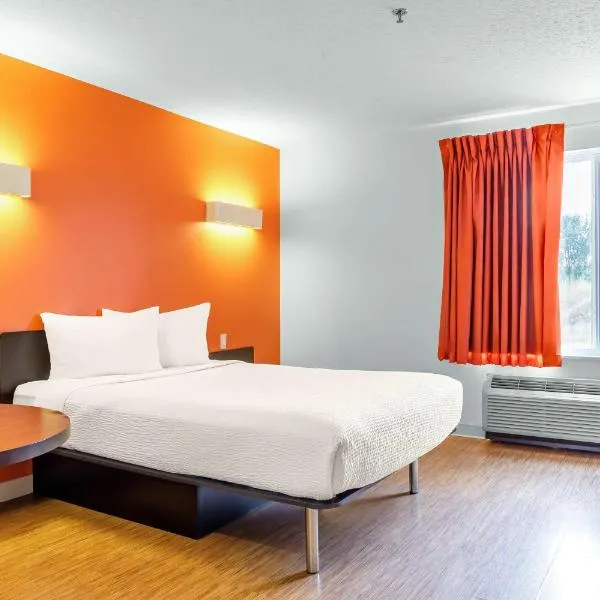 Motel 6-Swift Current, SK, hotel in Swift Current