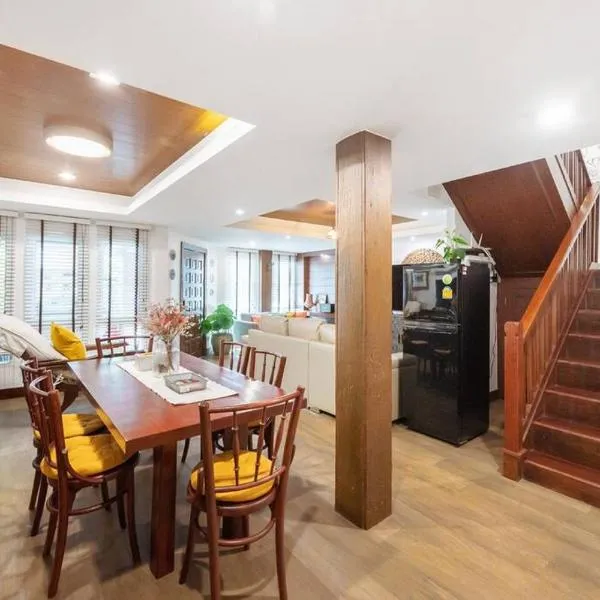 MIQ Rama9 Villa 3Br in City Jodd fair MRT, hotel in Makkasan