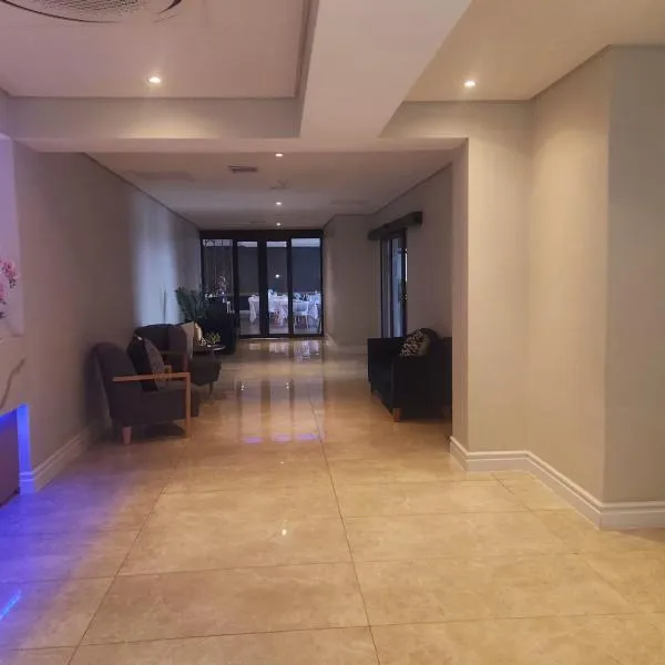 12 Oceans Hotel and Conference Centre, hotel di Kingsburgh