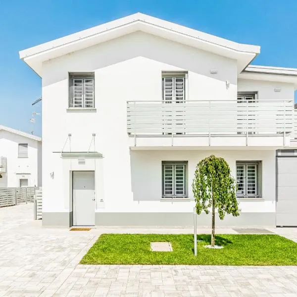 Luxury Villa - Exclusive Property With Private Box, hotel en Milán