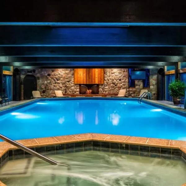 Spacious Condo with Pool Pass!, hotel en Bellaire