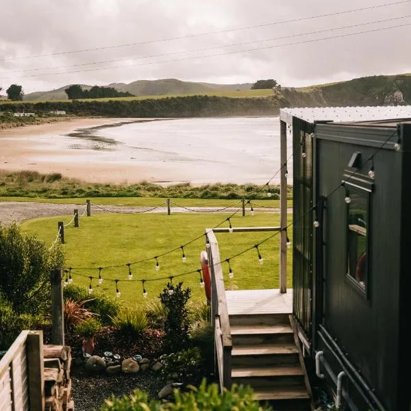 Beach Front Oasis - Catlins, Jacks Bay, hotel di Hinahina