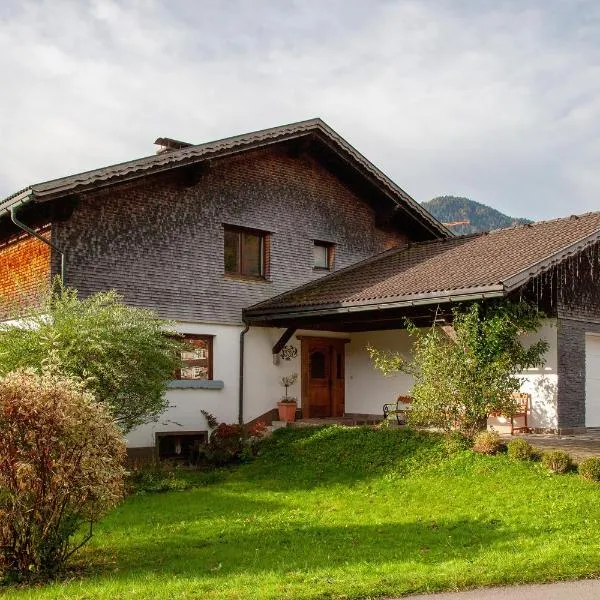 Ferienhaus Villa Kanisblick, hotel in Bizau