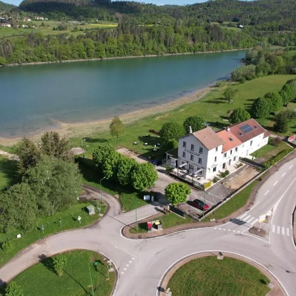 Au Moulin Du Pont, hotel in Samognat