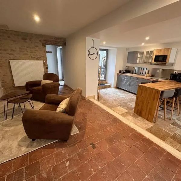 Au Petit Langres Logement Centre-Ville, hotel v destinaci Langres