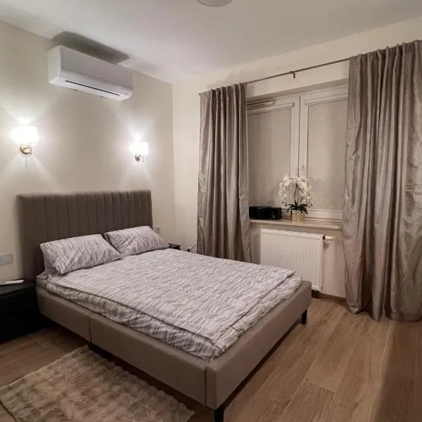 Apartament 70 Metro, hotel in Warsaw
