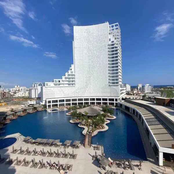 Grand Sapphire one bedroom、Iskeleのホテル