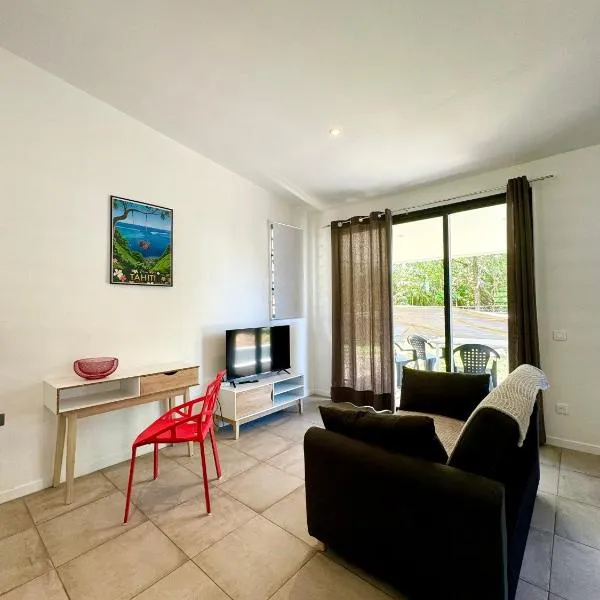 Tiny House Moorea Haylee, hotel in Papetoai