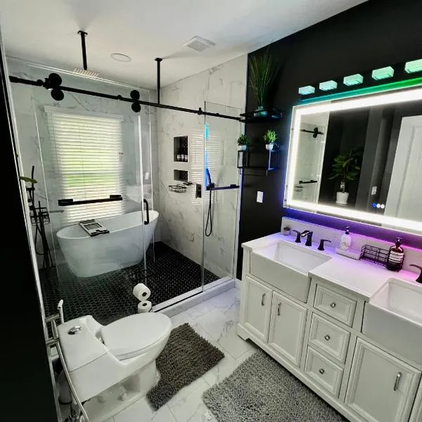 Calm 4BR-3BA 10 min DT Airport by LSP Homes, hotel di Atlanta