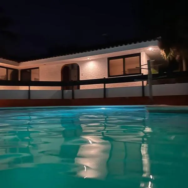 Casa estilo suizo cerca del mar, hotel u gradu Tierra Mala