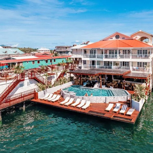 Tropical Suites Hotel, hótel í Bocas Town