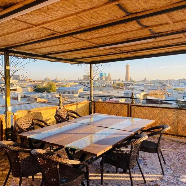 Shom Hotel with Terraca, hotel em Bukhara