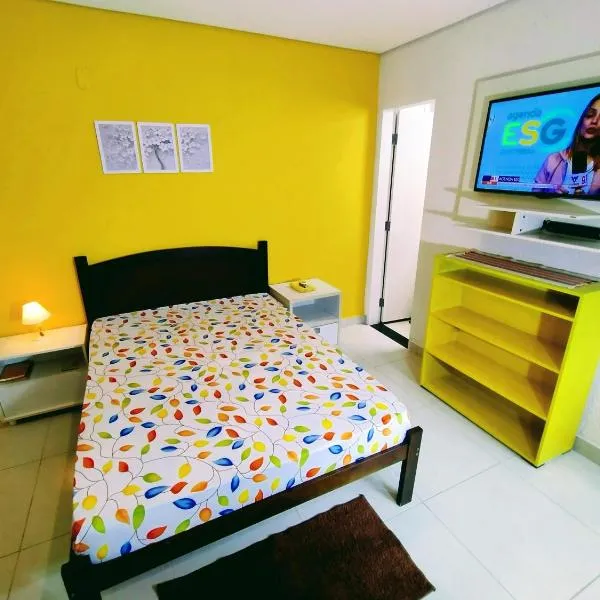 Pousada Ideal Guarujá - Estúdios Mobiliados, Ar-Condicionado e Cozinha, hotel v destinaci Guarujá