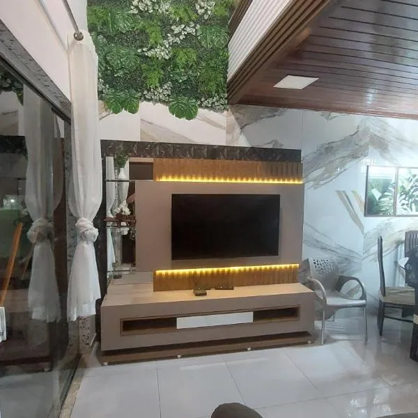 SUPER DUPLEX - ALTO PADRAO - FRENTE PISCINAS E PARQUE INFANTIL- 02 VAGAS DE GARAGEM - Winterville - Gravatá - HORÁRIO EXTENDIDO, hotel in Gravatá