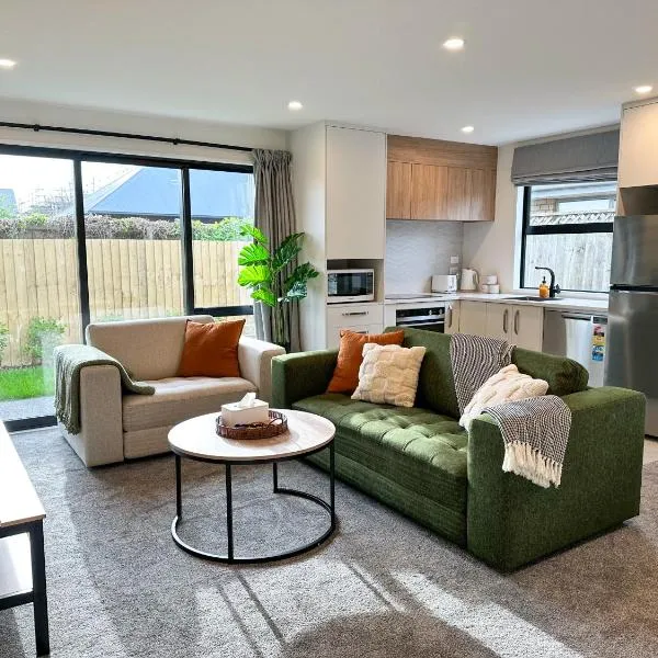 Cosy Modern Home - New Build in Christchurch, hotel in Christchurch