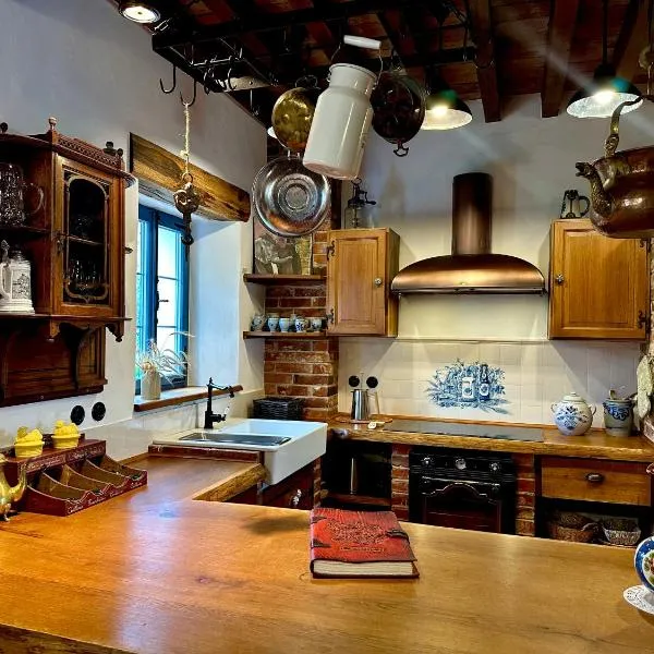 Cosy historic brewery with beautiful outdoor space, hotel v destinaci Rattelsdorf