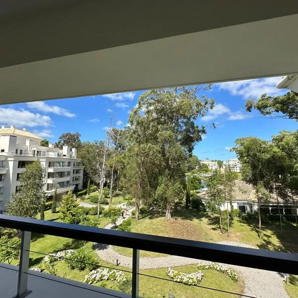 Green Park Solanas hermoso apartamento vista al lago, hotel in Punta del Este