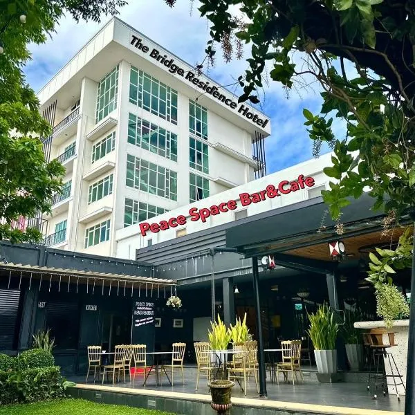 The Bridge Residence Hotel, hotel v destinaci Kanchanaburi
