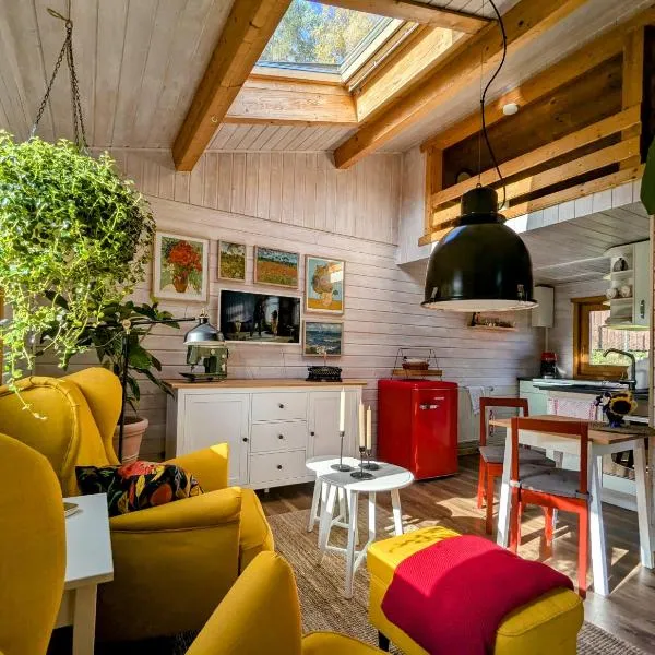 Wichtelhaisl Rittersgrün im Erzgebirge - Entspannen im fröhlichen Tiny House - umzäunter Naturgarten-Hunde willkommen-Ebike und Elektroauto laden, hotel v destinaci Arnoldshammer