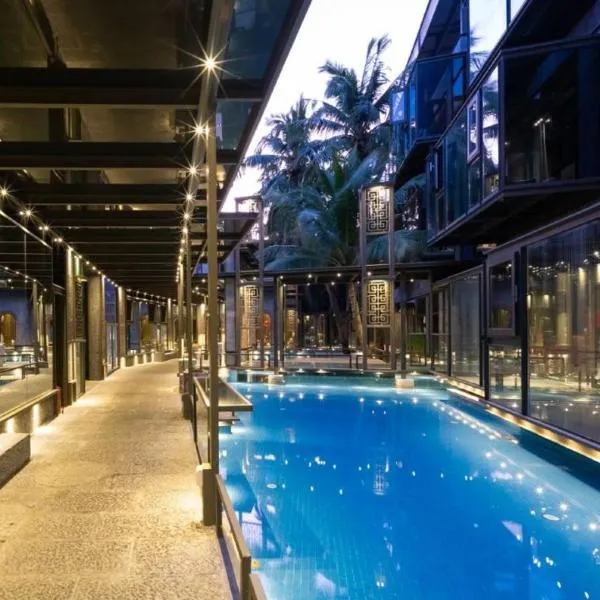 Sanya Yalong Bay Danqiu Castle Manor Hotel, hotel i Sanya