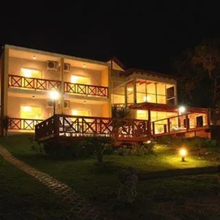 Hosteria Nirvana, Hotel in Villa Gesell