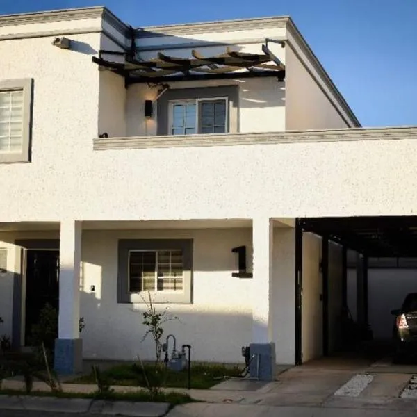 Casa de lujo a 7min de consulado, hotel en Ciudad Juárez