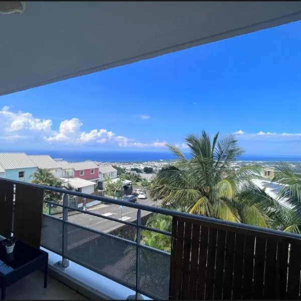 Le Papangue - T3 - vue mer - By Sister Home, hotel v destinaci Saint-Denis