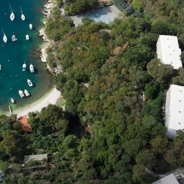 Boarding House Lucija, hotel in Kostrena