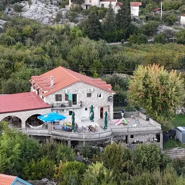 Skadar Lake Family Resort, hotel in Rijeka Crnojevića