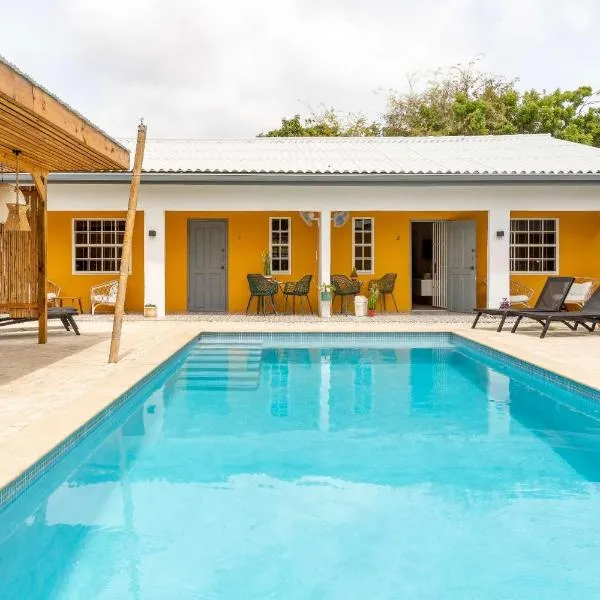 J&L Resort, hotel in Willemstad